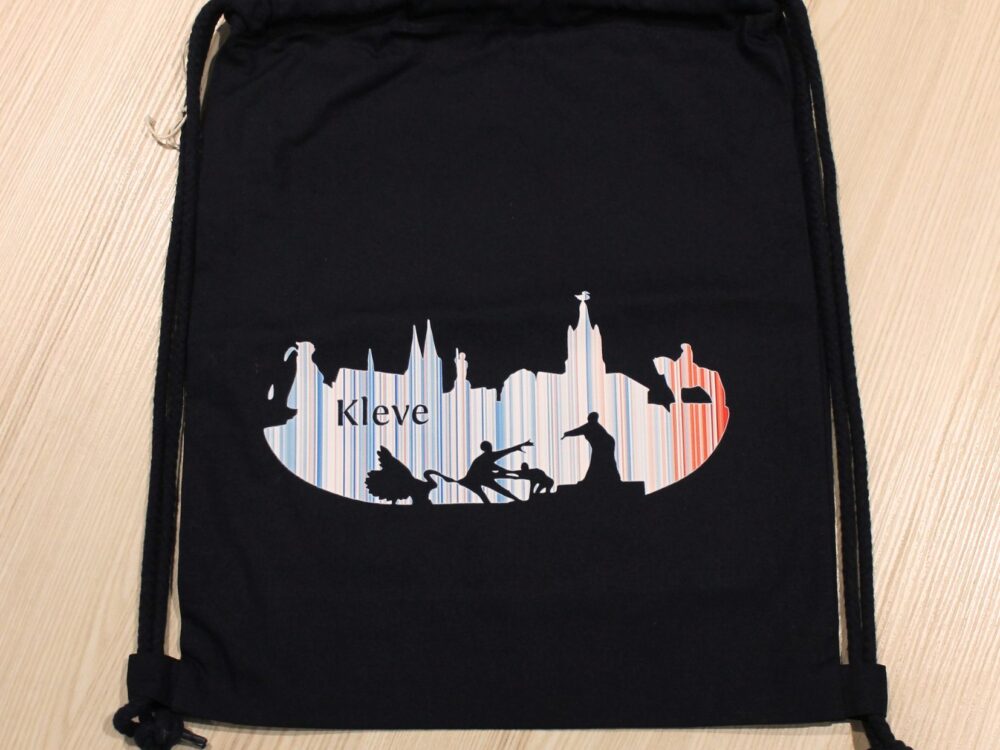 blauer Sportbeutel mit Tauen und der Silhouette von Kleve