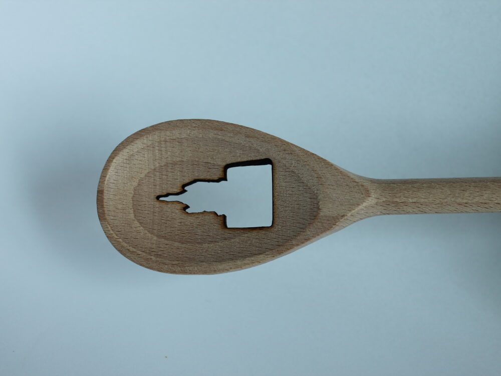 Holzkochlöffel mit ausgestanzter Schwanenburg