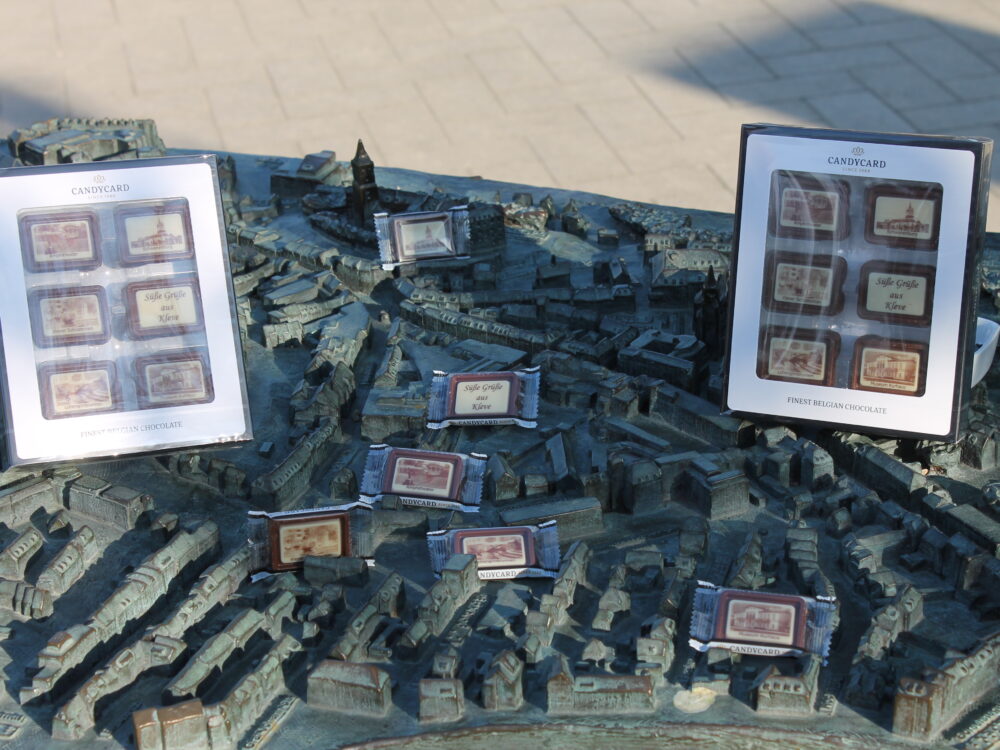 Schokolade mit Bildern der Klever Sehenswürdigkeiten. Einzeln verpackt.